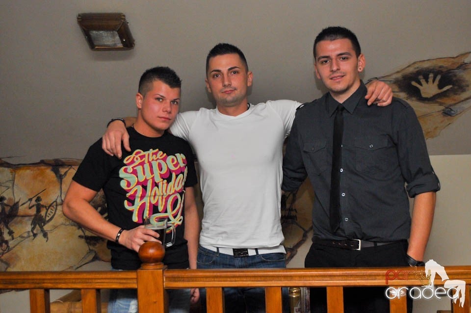 Karaoke în Zulu Caffe, Zulu Caffe