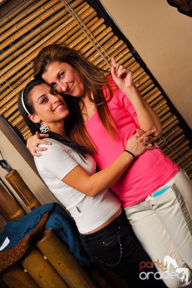 Karaoke în Zulu Caffe, Zulu Caffe