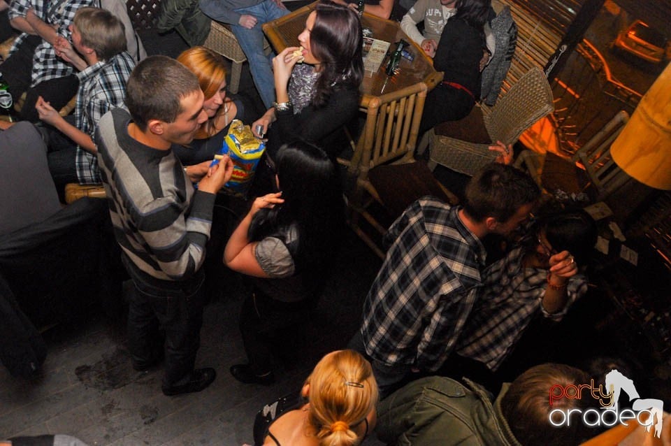 Karaoke în Zulu Caffe, Zulu Caffe