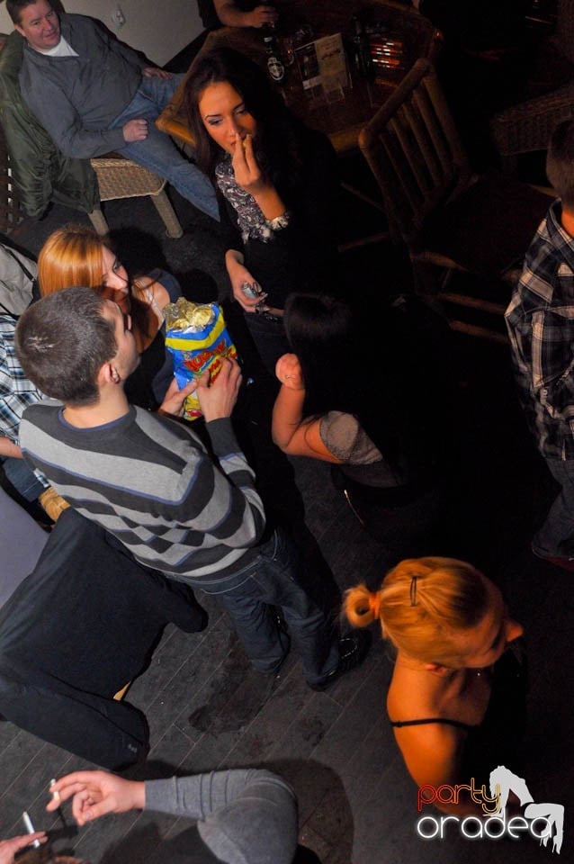 Karaoke în Zulu Caffe, Zulu Caffe