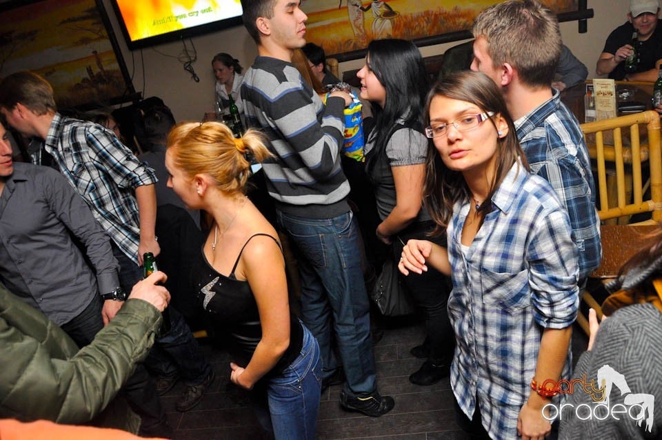 Karaoke în Zulu Caffe, Zulu Caffe