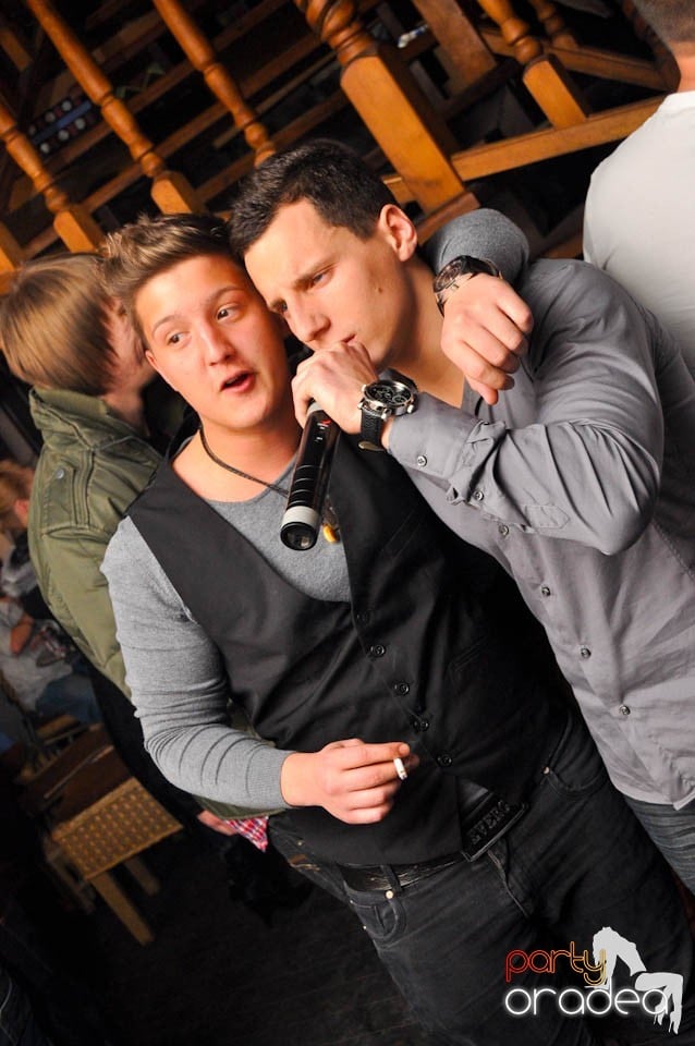 Karaoke în Zulu Caffe, Zulu Caffe