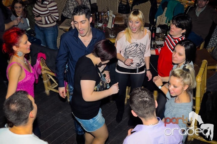 Karaoke în Zulu Caffe, Zulu Caffe