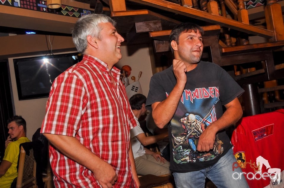 Karaoke în Zulu Caffe, Zulu Caffe