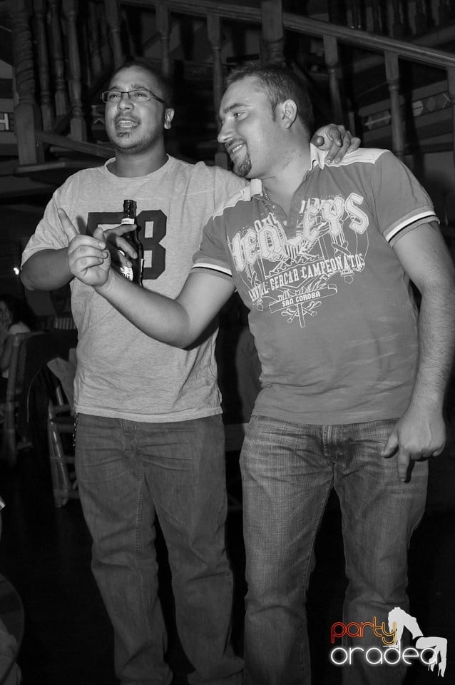 Karaoke în Zulu Caffe, Zulu Caffe