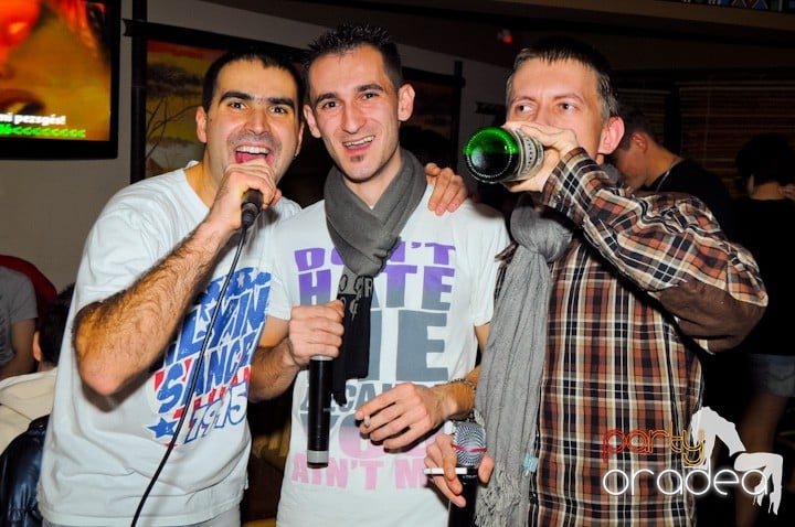 Karaoke în Zulu Caffe, Zulu Caffe