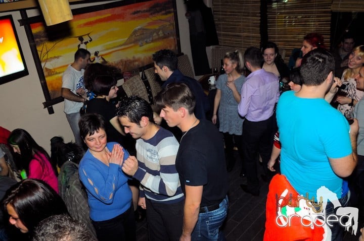 Karaoke în Zulu Caffe, Zulu Caffe