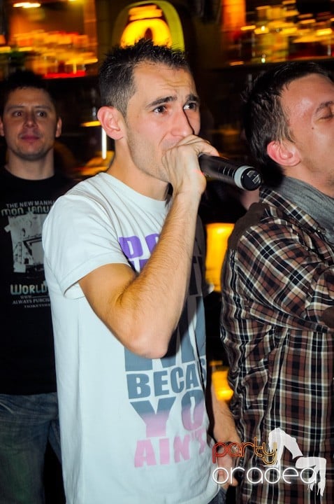 Karaoke în Zulu Caffe, Zulu Caffe