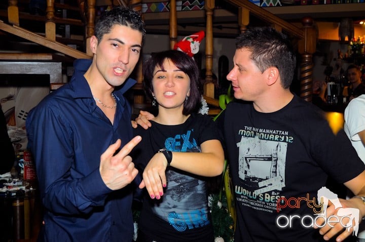 Karaoke în Zulu Caffe, Zulu Caffe