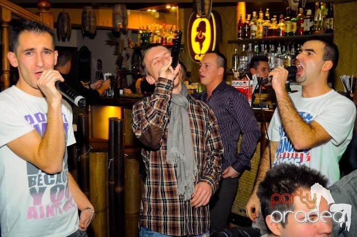 Karaoke în Zulu Caffe, Zulu Caffe