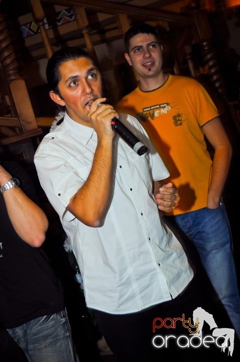 Karaoke în Zulu Caffe, Zulu Caffe