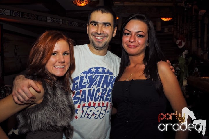 Karaoke în Zulu Caffe, Zulu Caffe