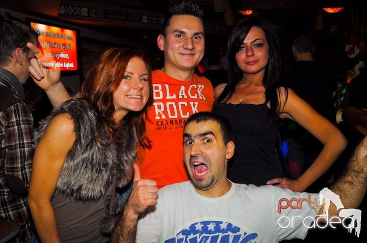 Karaoke în Zulu Caffe, Zulu Caffe