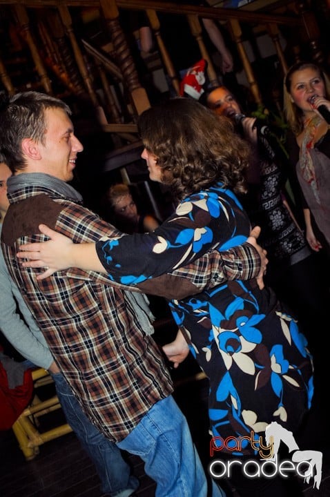 Karaoke în Zulu Caffe, Zulu Caffe