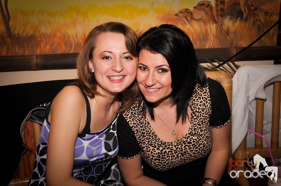 Karaoke în Zulu, Zulu Caffe