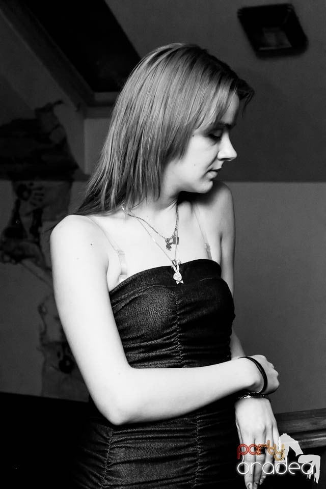 Karaoke în Zulu, Zulu Caffe