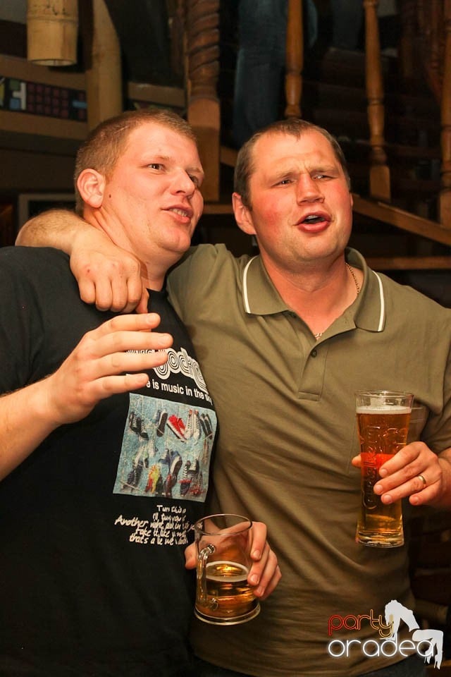 Karaoke în Zulu, Zulu Caffe