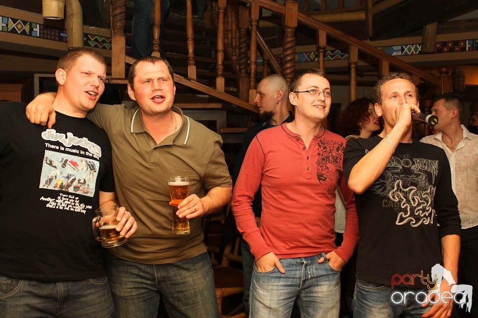 Karaoke în Zulu, Zulu Caffe