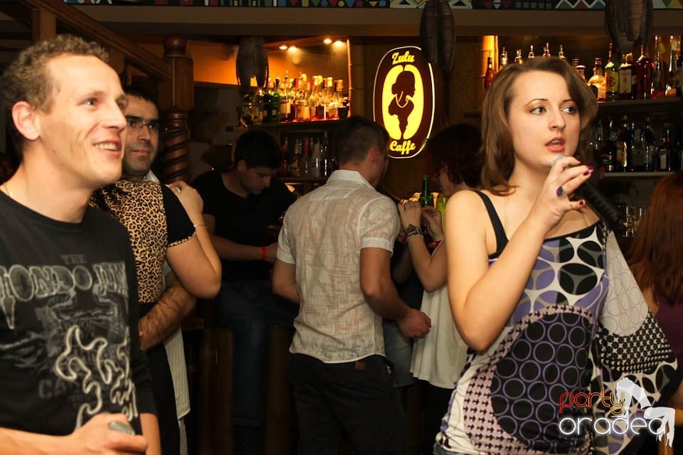 Karaoke în Zulu, Zulu Caffe