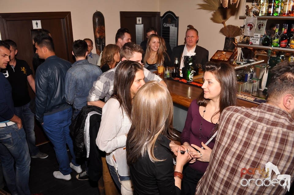 Karaoke în Zulu, Zulu Caffe