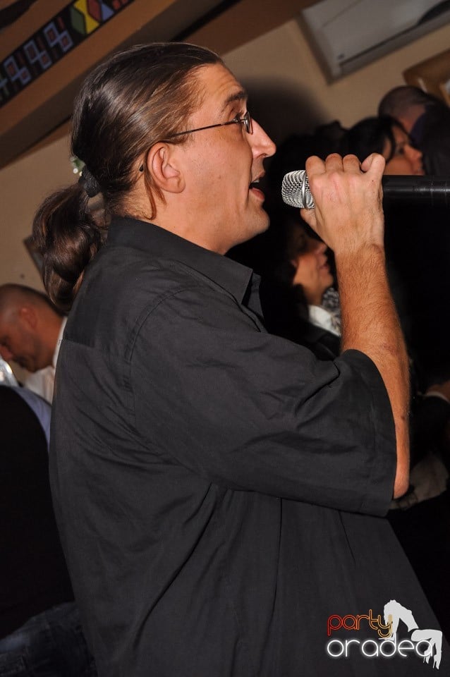 Karaoke în Zulu, Zulu Caffe