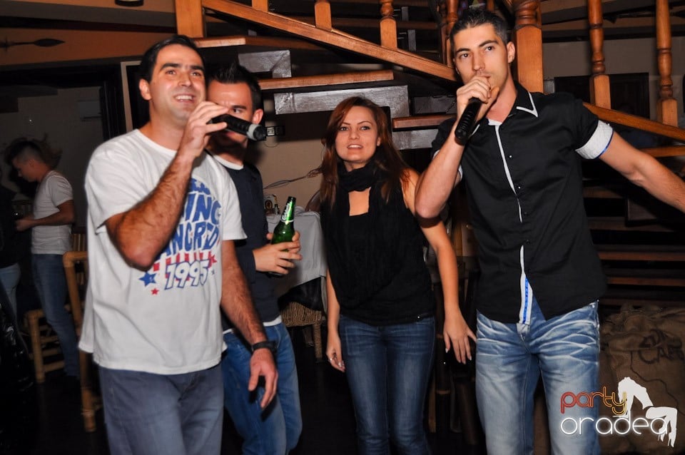 Karaoke în Zulu, Zulu Caffe