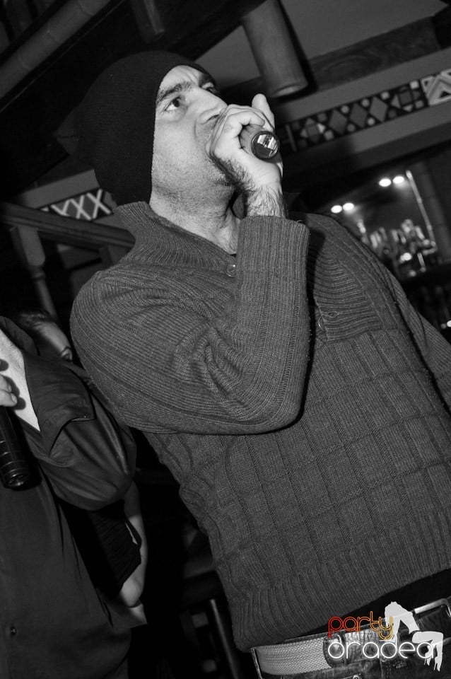 Karaoke în Zulu, Zulu Caffe