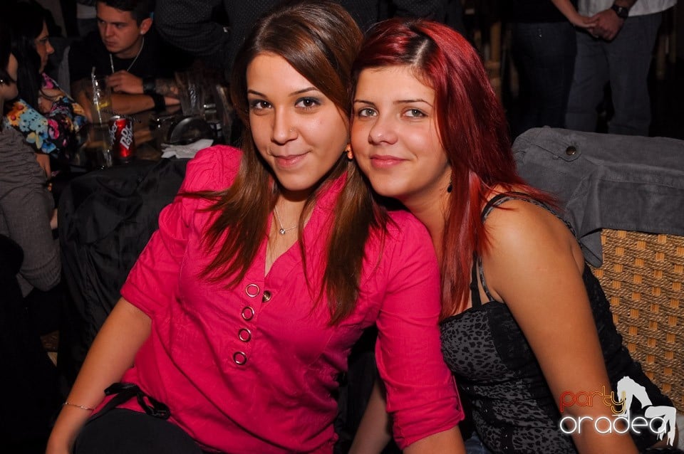 Karaoke în Zulu, Zulu Caffe