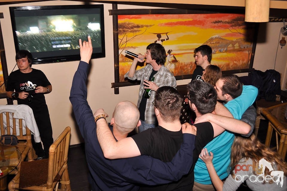 Karaoke în Zulu, Zulu Caffe