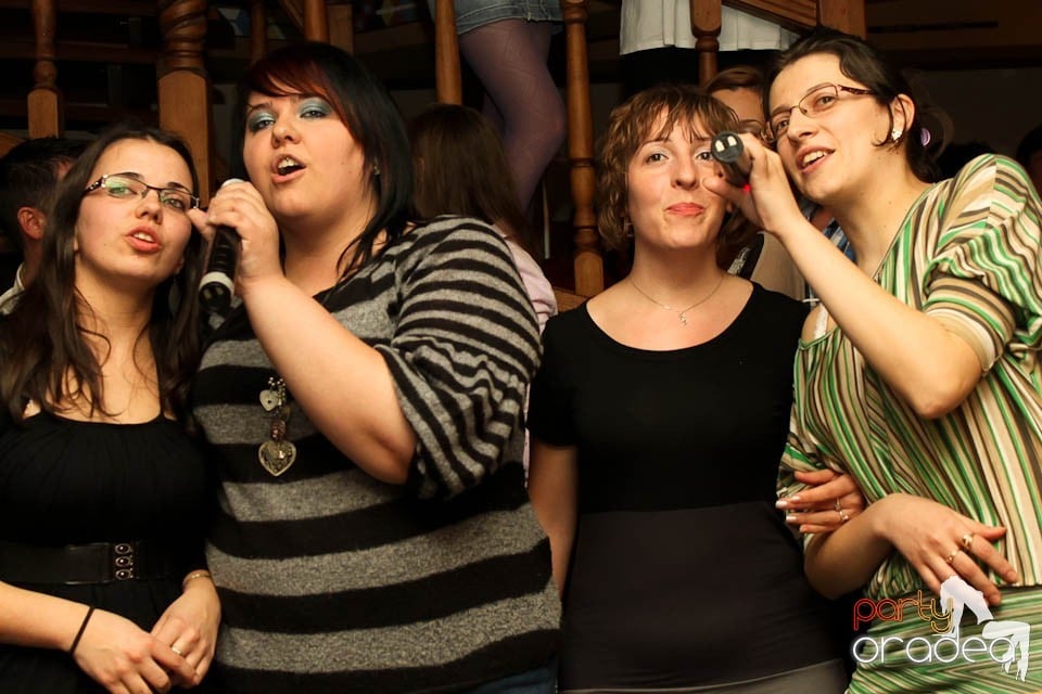 Karaoke în Zulu, Zulu Caffe