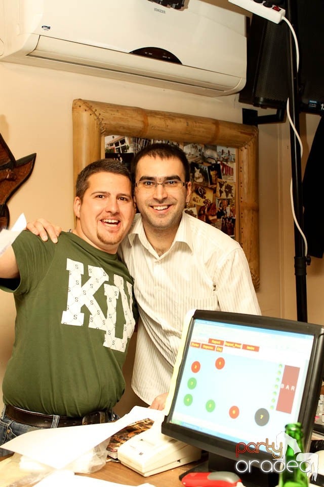 Karaoke în Zulu, Zulu Caffe