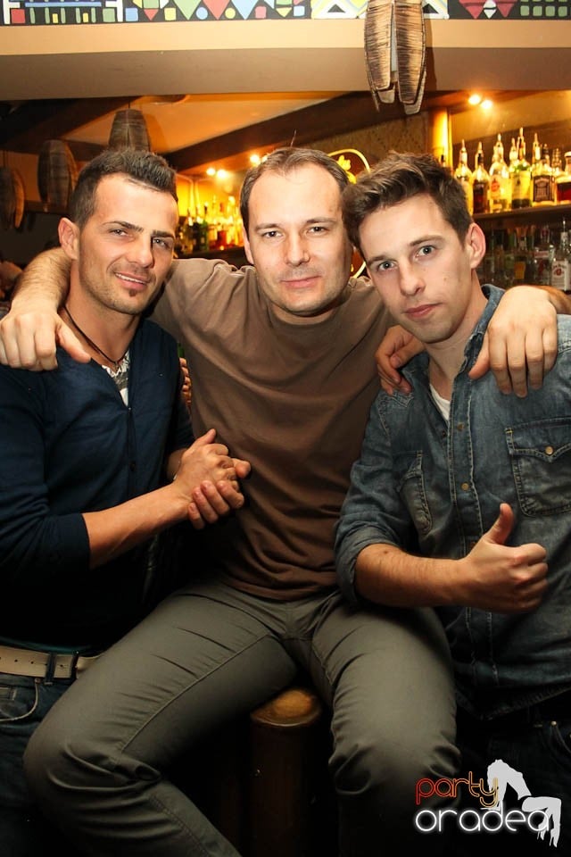 Karaoke în Zulu, Zulu Caffe