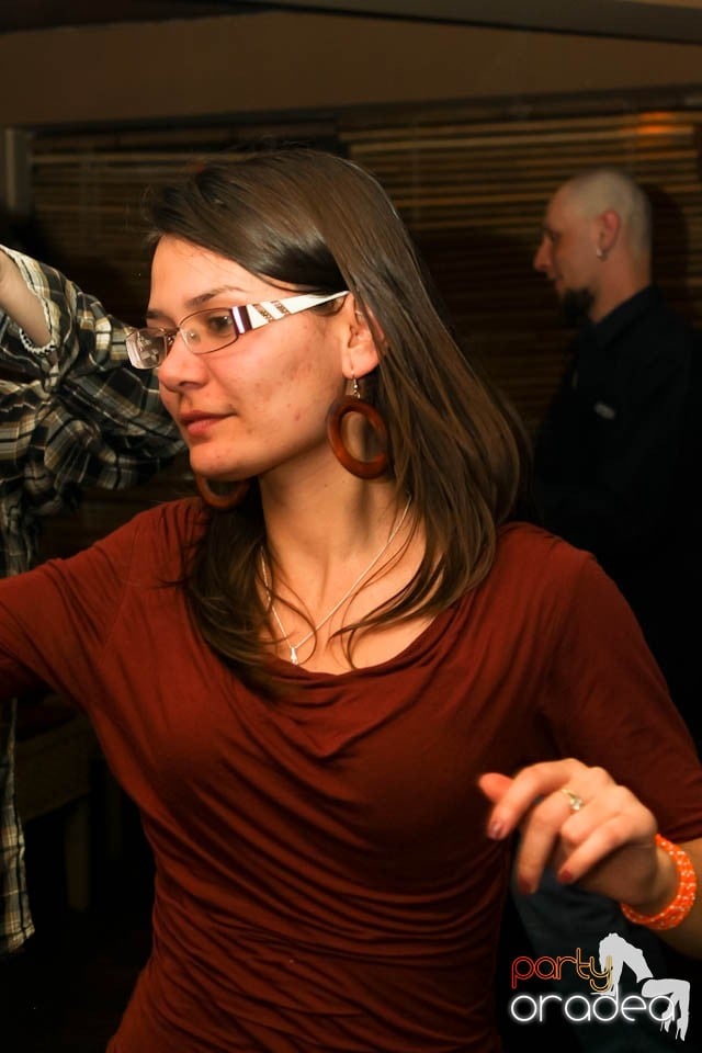 Karaoke în Zulu, Zulu Caffe