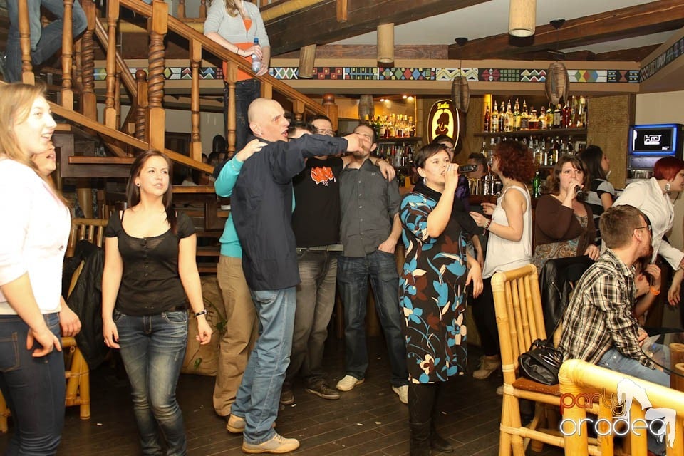 Karaoke în Zulu, Zulu Caffe