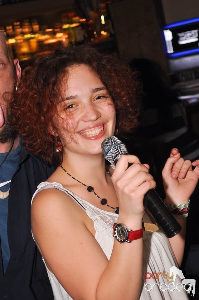 Karaoke în Zulu, Zulu Caffe