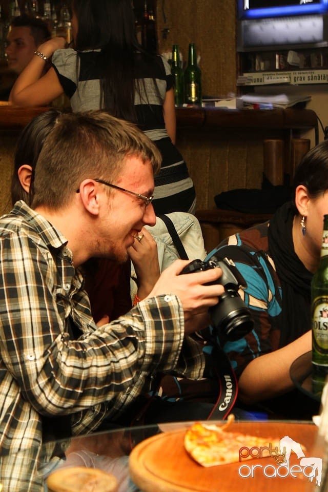 Karaoke în Zulu, Zulu Caffe