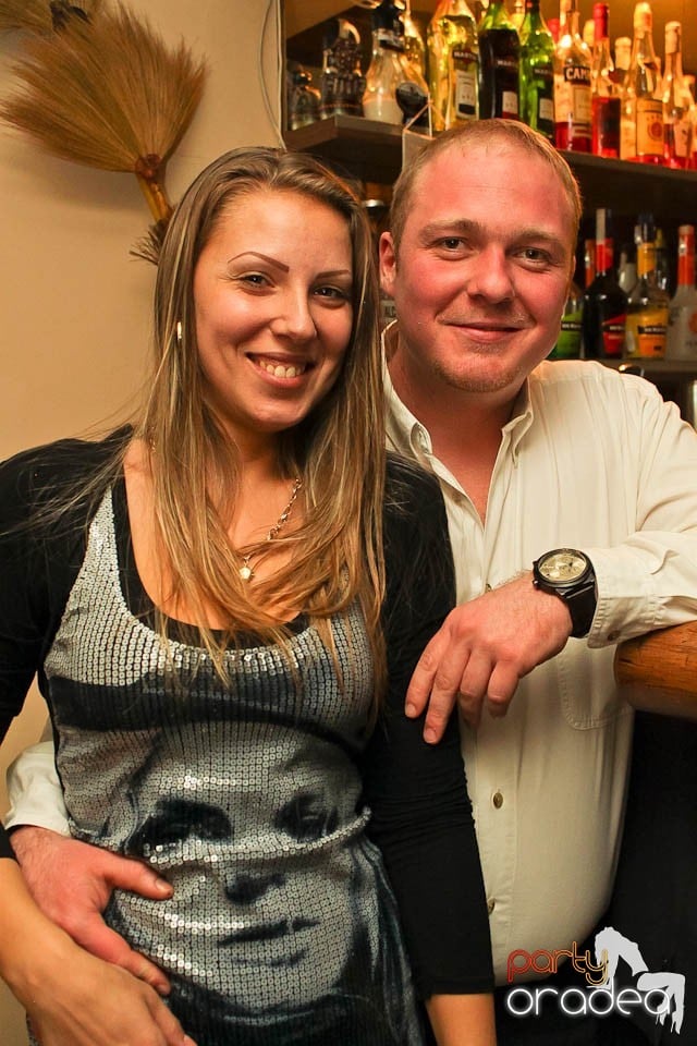 Karaoke în Zulu, Zulu Caffe