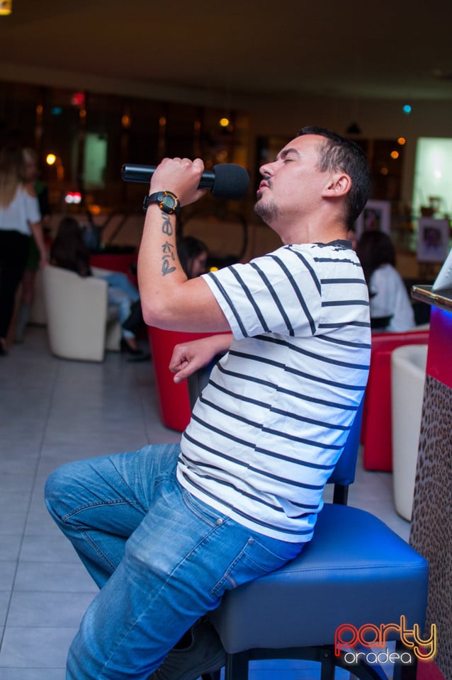 Karaoke Night, 