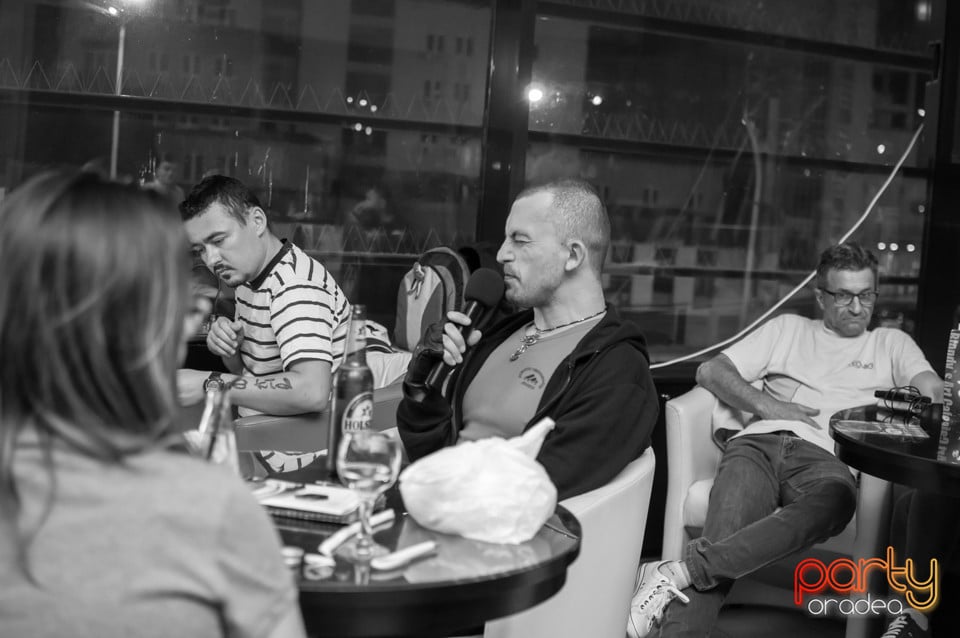 Karaoke Night, 