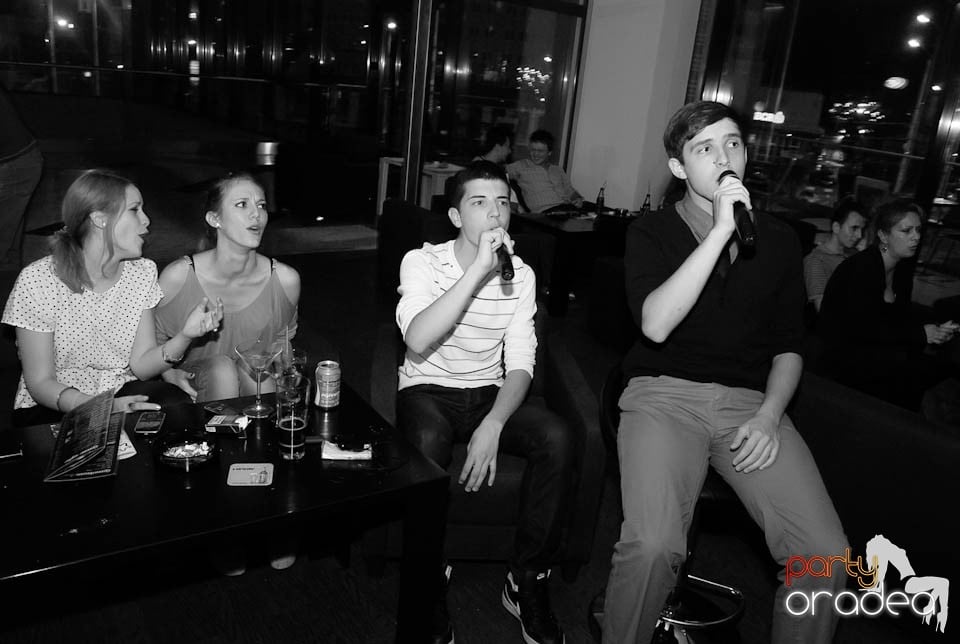 Karaoke Night @ Blondy's Art Café, 