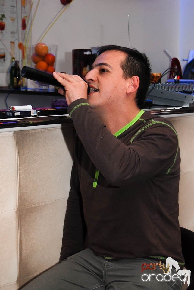 Karaoke Night @ Blondy's Art Café, 