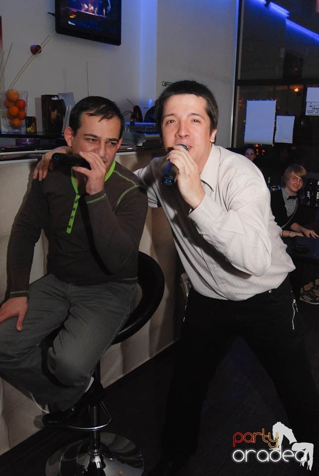 Karaoke Night @ Blondy's Art Café, 