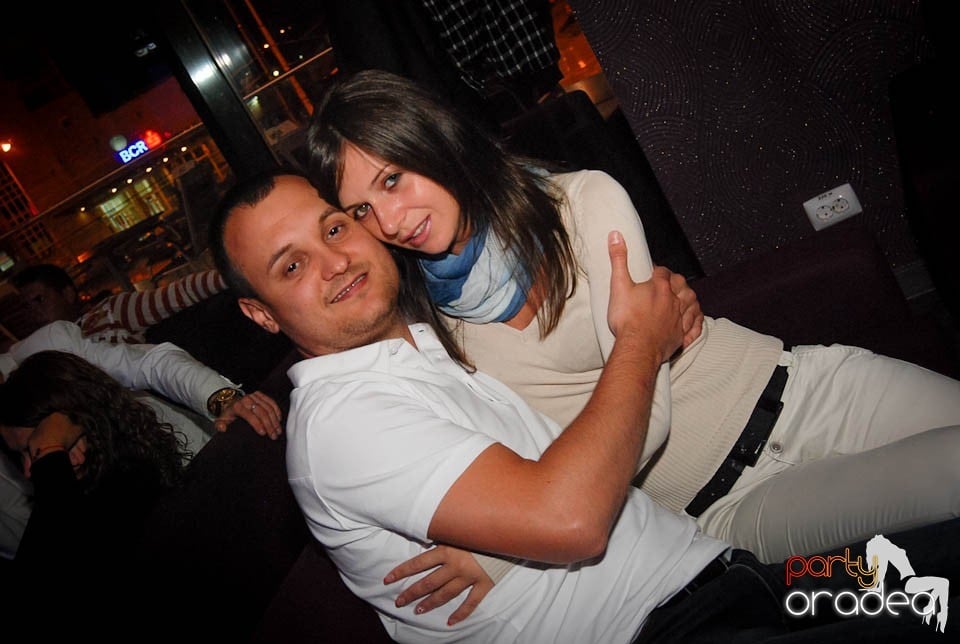 Karaoke Night @ Blondy's Art Café, 