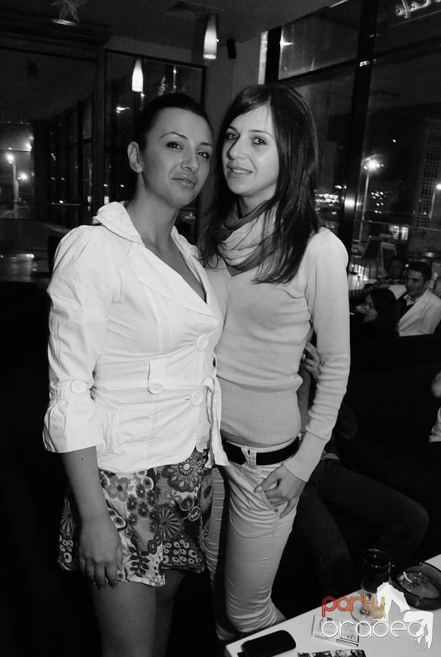 Karaoke Night @ Blondy's Art Café, 