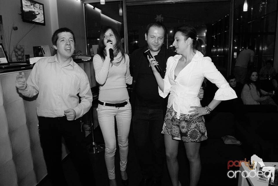 Karaoke Night @ Blondy's Art Café, 