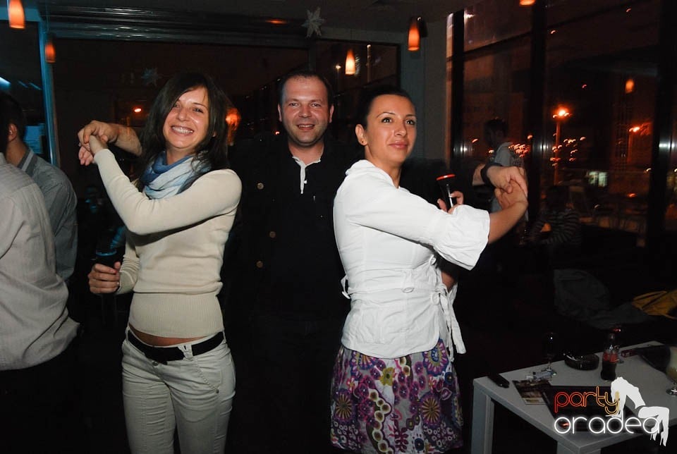 Karaoke Night @ Blondy's Art Café, 