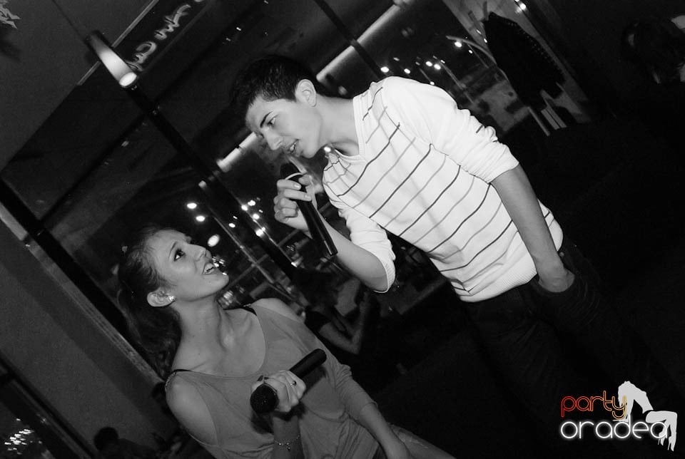 Karaoke Night @ Blondy's Art Café, 