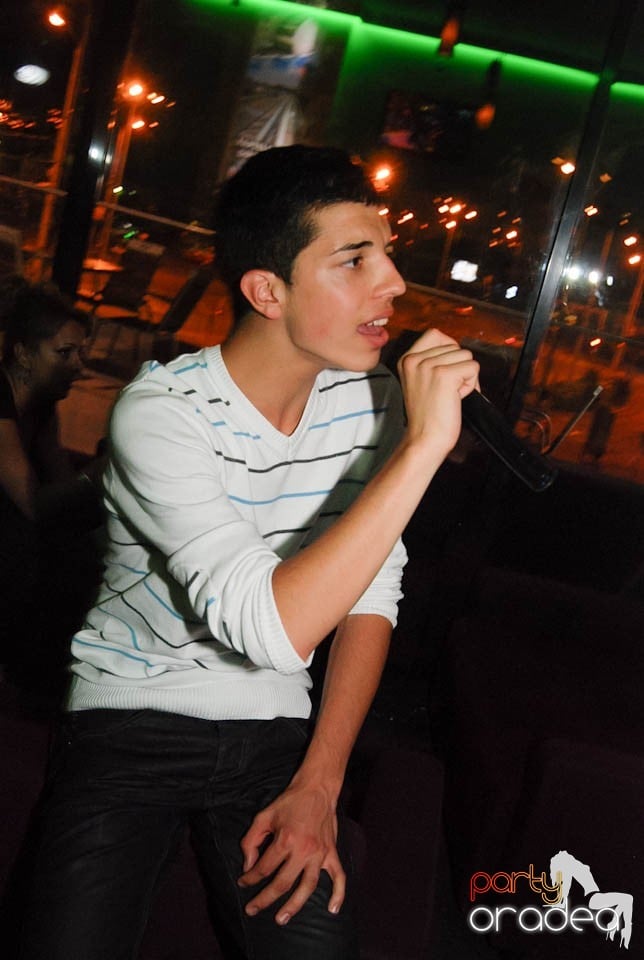 Karaoke Night @ Blondy's Art Café, 