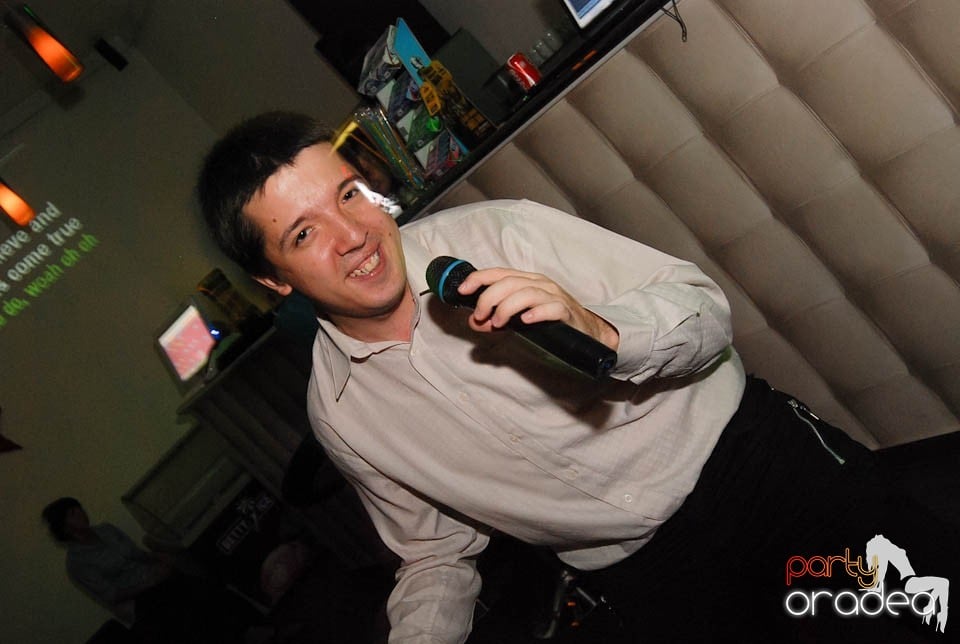 Karaoke Night @ Blondy's Art Café, 