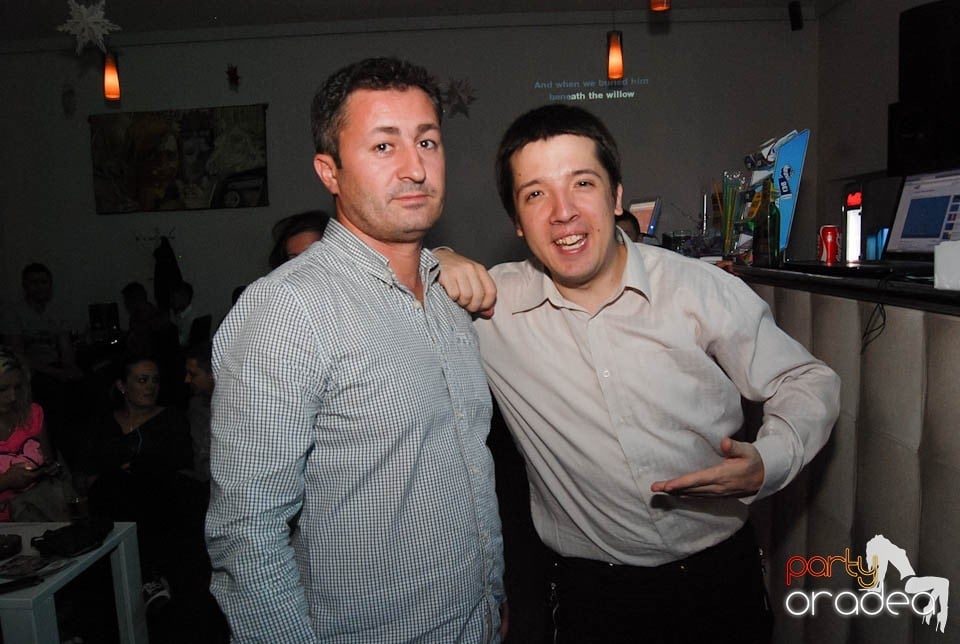 Karaoke Night @ Blondy's Art Café, 